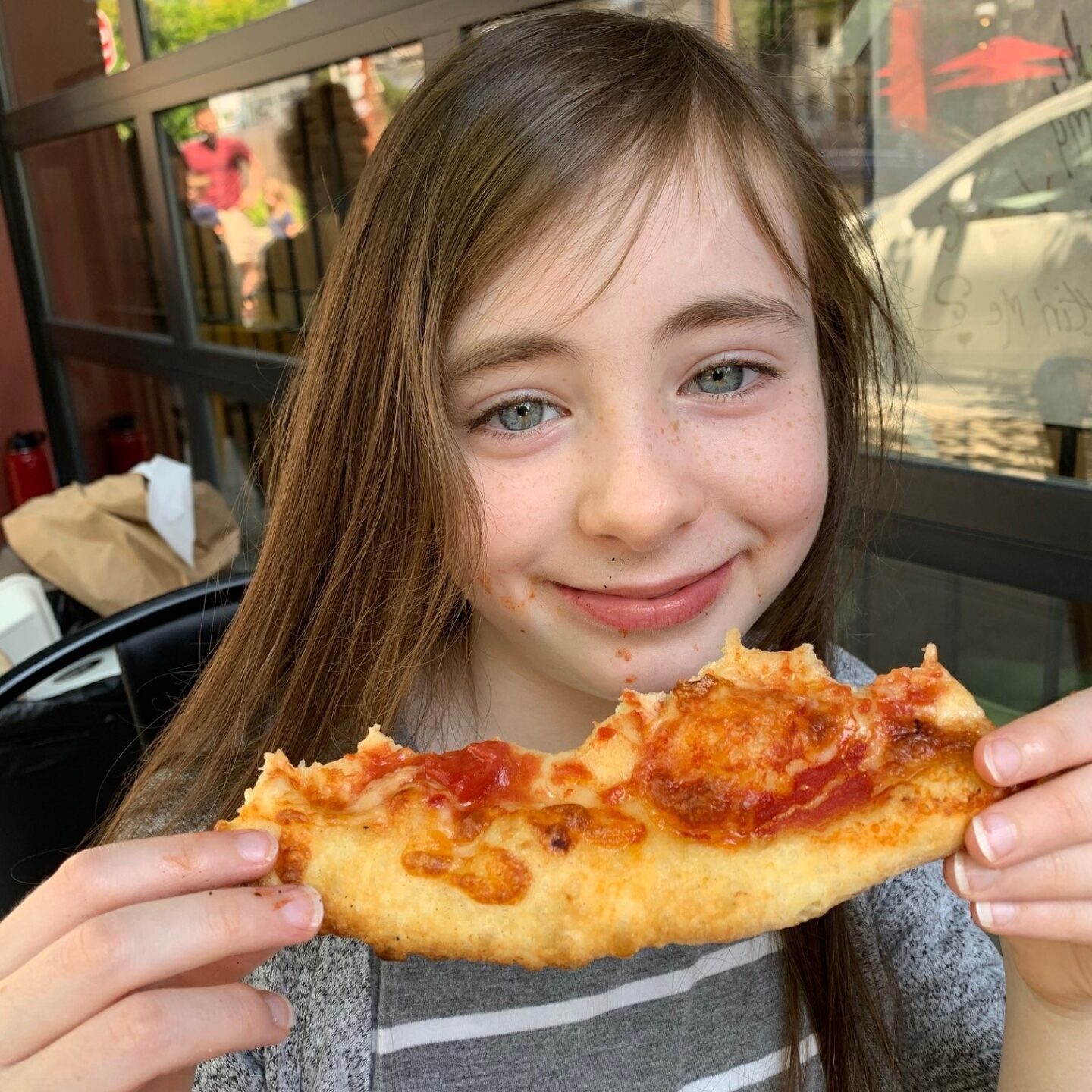 girl with pizza